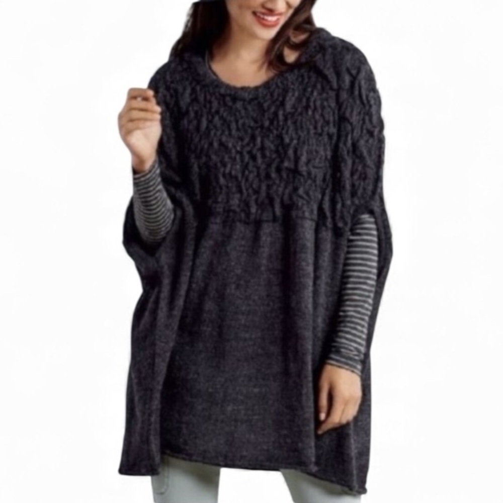 Cabi Waverly Poncho Charcoal Dark Gray Lightweight Wool Blend Size Small - Picture 1 of 10